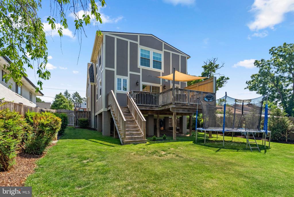 9504 BILTMORE DRIVE