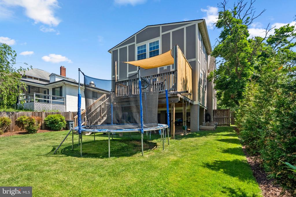 9504 BILTMORE DRIVE