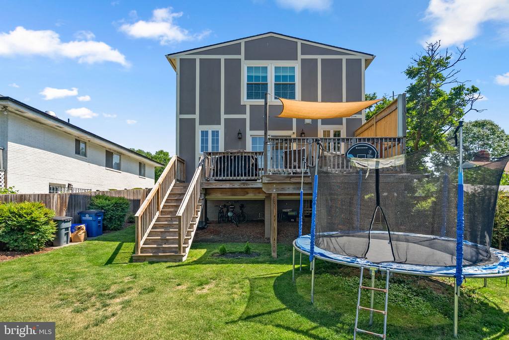 9504 BILTMORE DRIVE