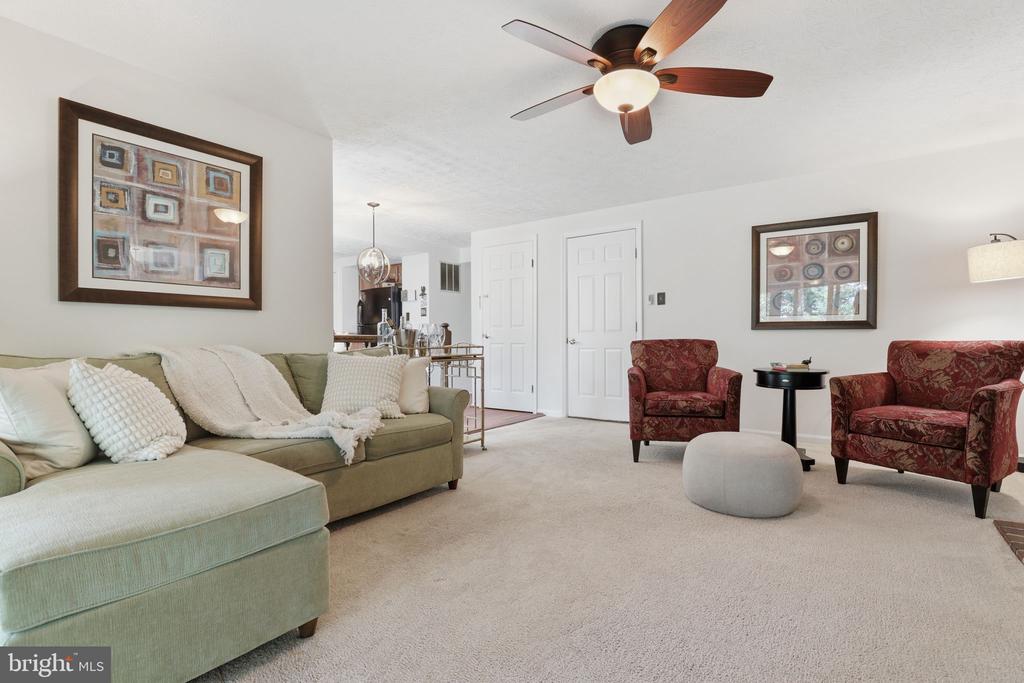 4205 WHITE TULIP COURT