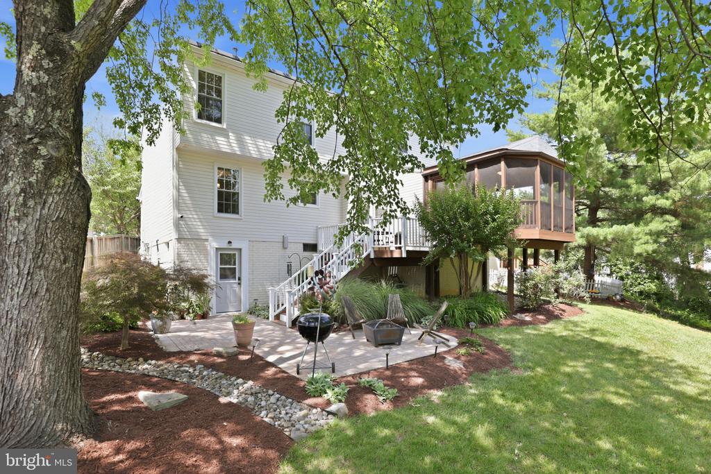 4205 WHITE TULIP COURT