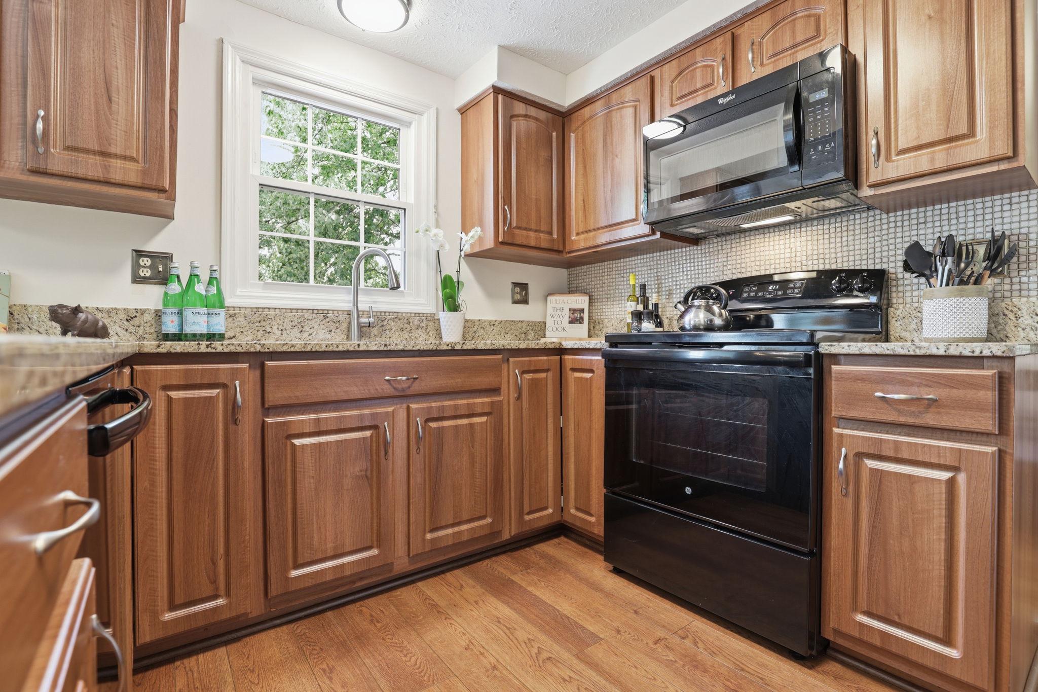 4205 WHITE TULIP COURT