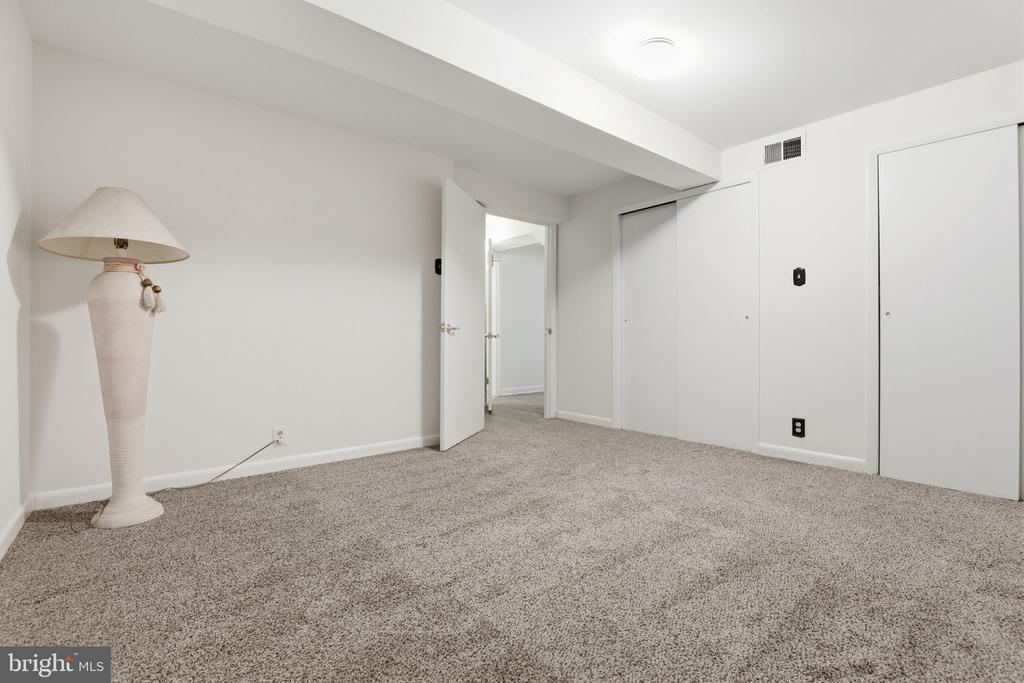 4205 WHITE TULIP COURT