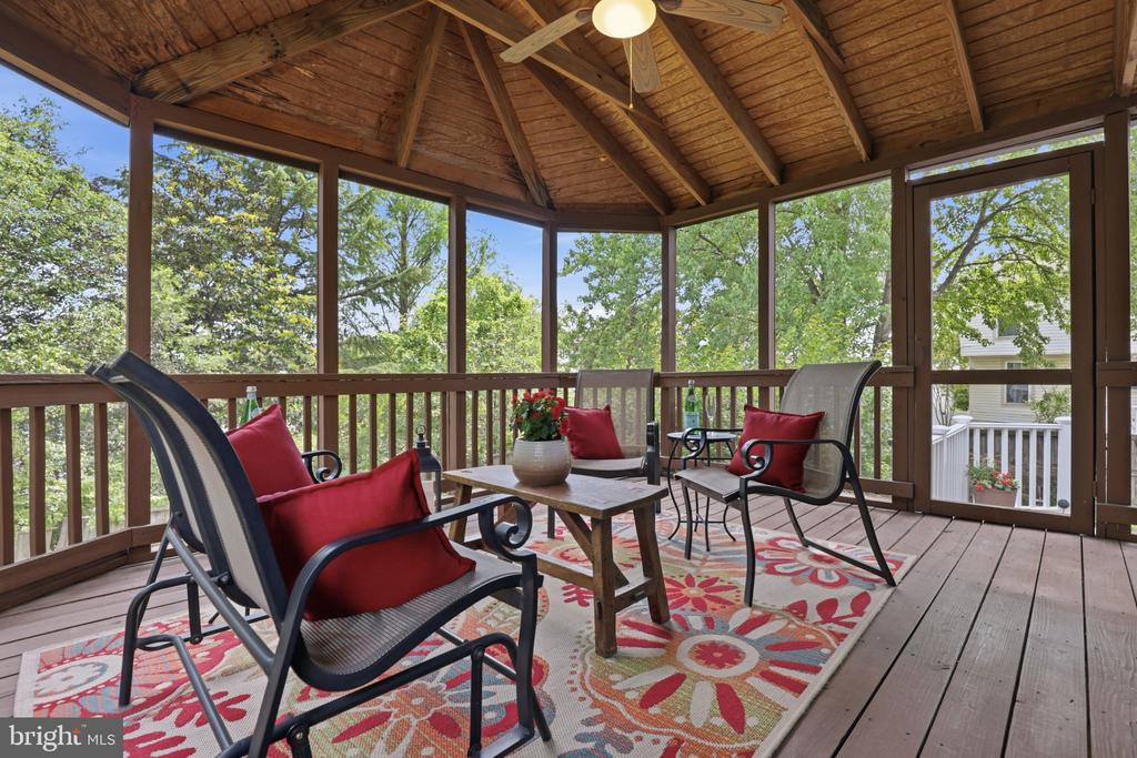 4205 WHITE TULIP COURT