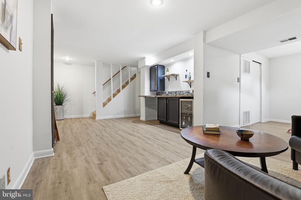 4205 WHITE TULIP COURT