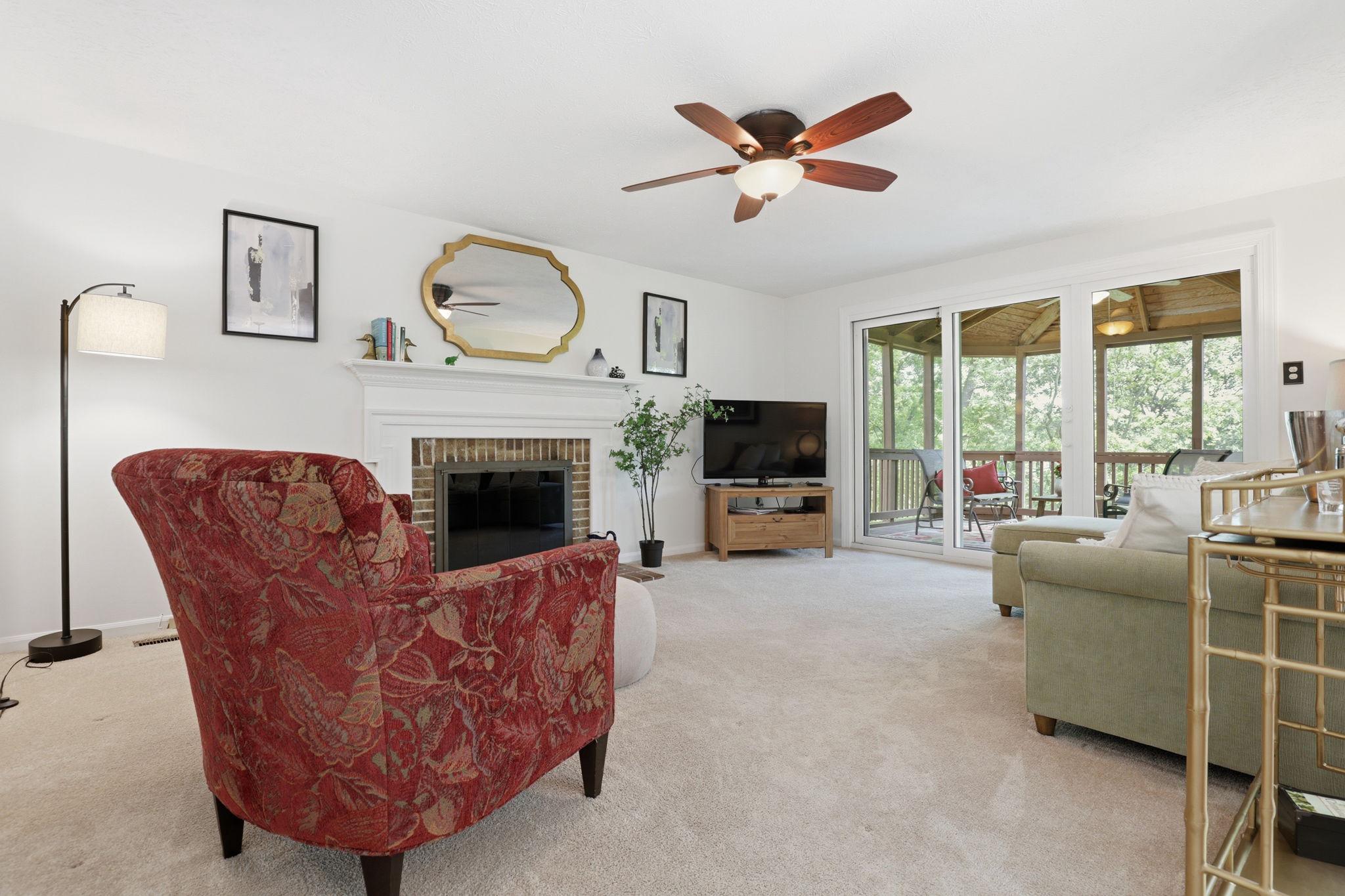 4205 WHITE TULIP COURT