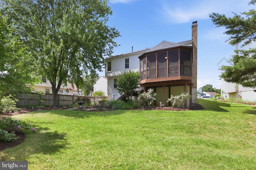 4205 WHITE TULIP COURT