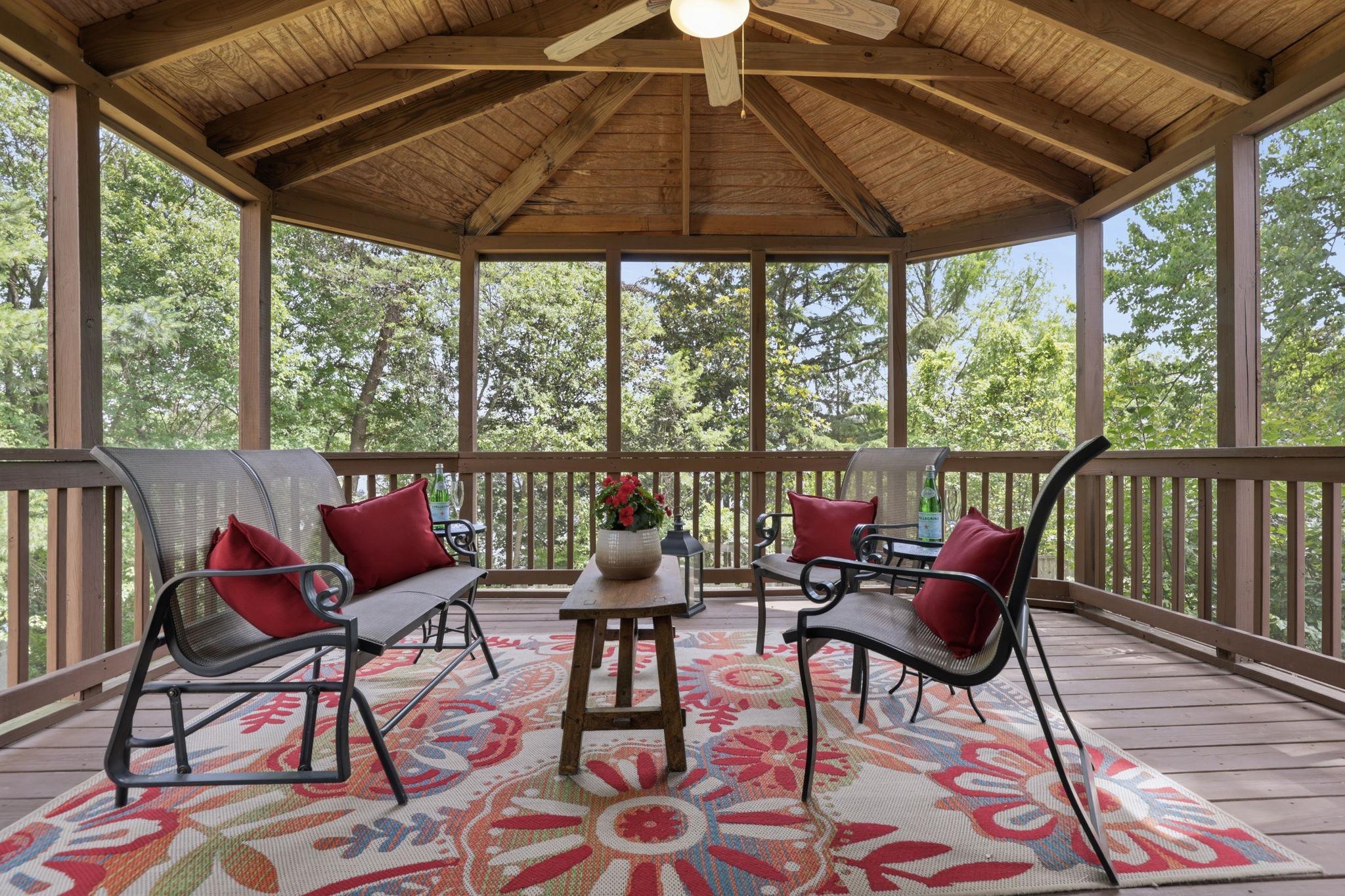 4205 WHITE TULIP COURT