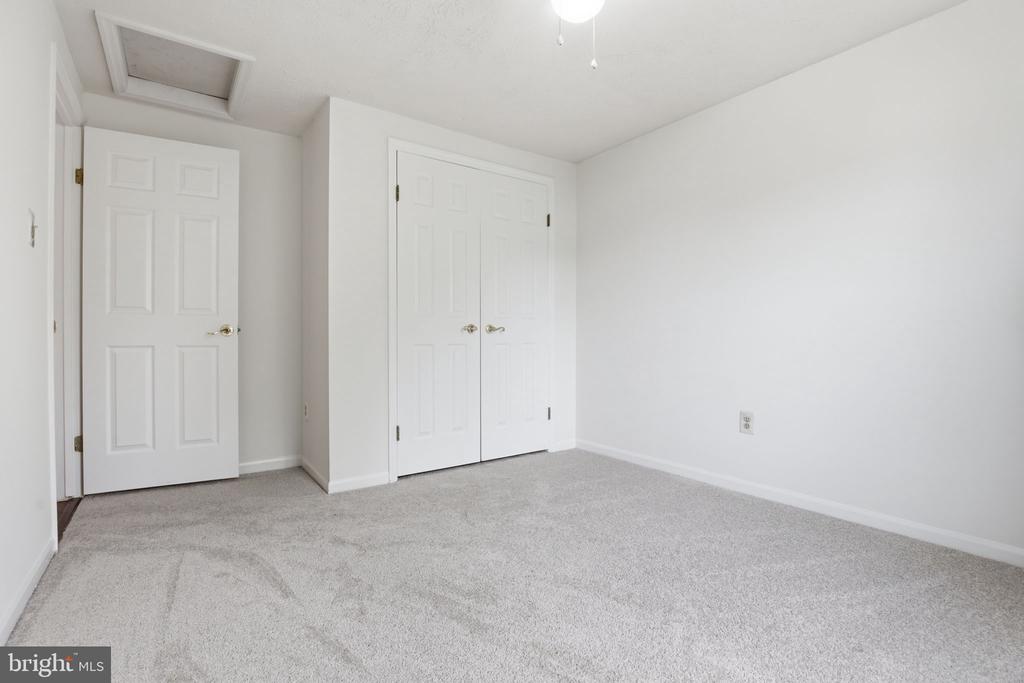 4205 WHITE TULIP COURT