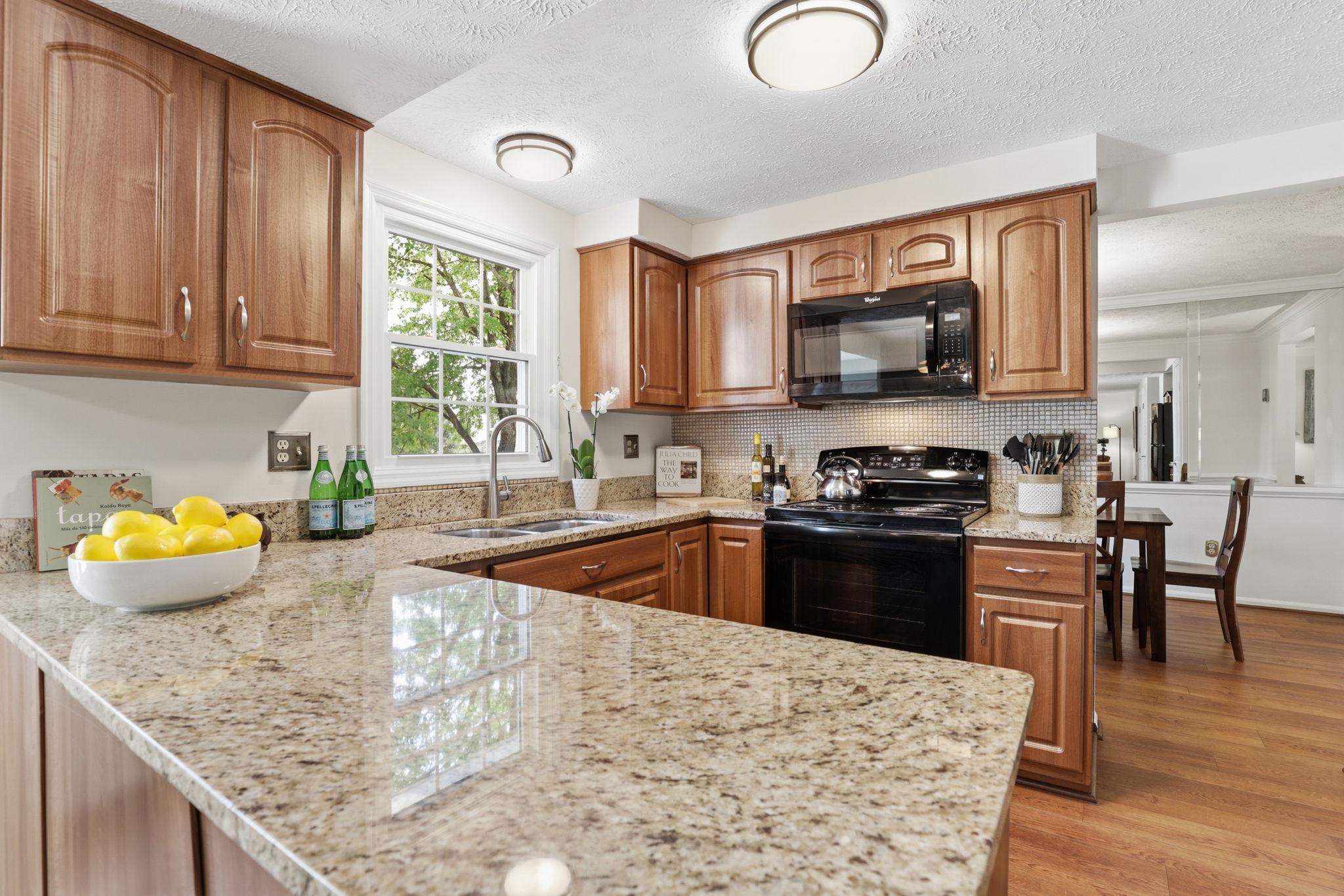4205 WHITE TULIP COURT