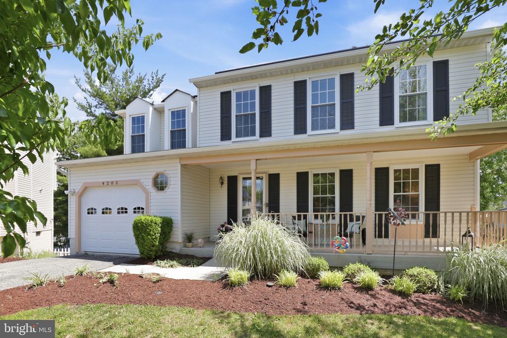 4205 WHITE TULIP COURT