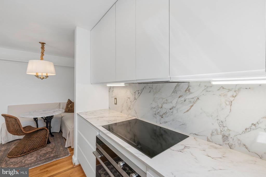 7630 TOMLINSON AVENUE Unit: 35