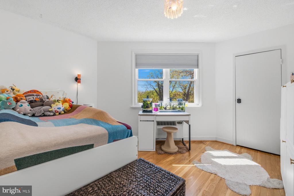 7630 TOMLINSON AVENUE Unit: 35