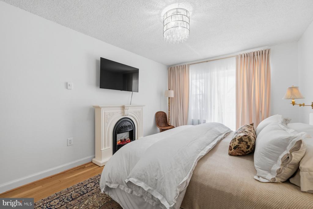 7630 TOMLINSON AVENUE Unit: 35