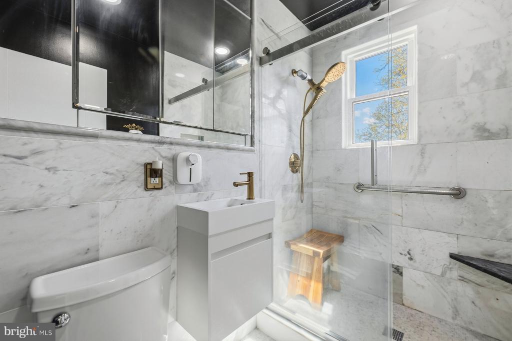7630 TOMLINSON AVENUE Unit: 35