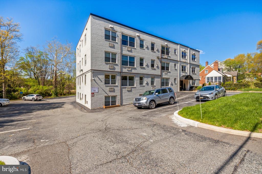 7630 TOMLINSON AVENUE Unit: 35