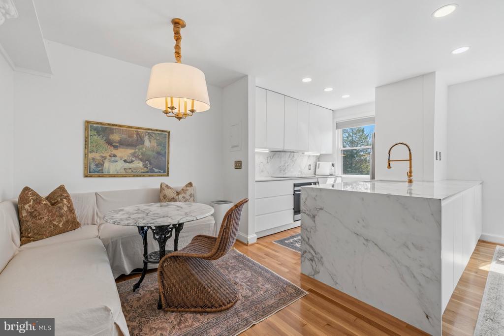 7630 TOMLINSON AVENUE Unit: 35