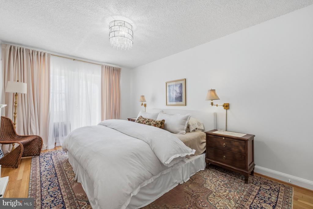 7630 TOMLINSON AVENUE Unit: 35