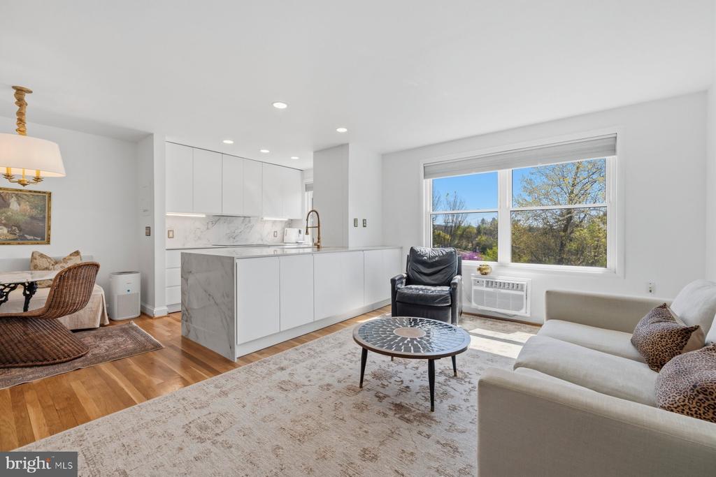 7630 TOMLINSON AVENUE Unit: 35