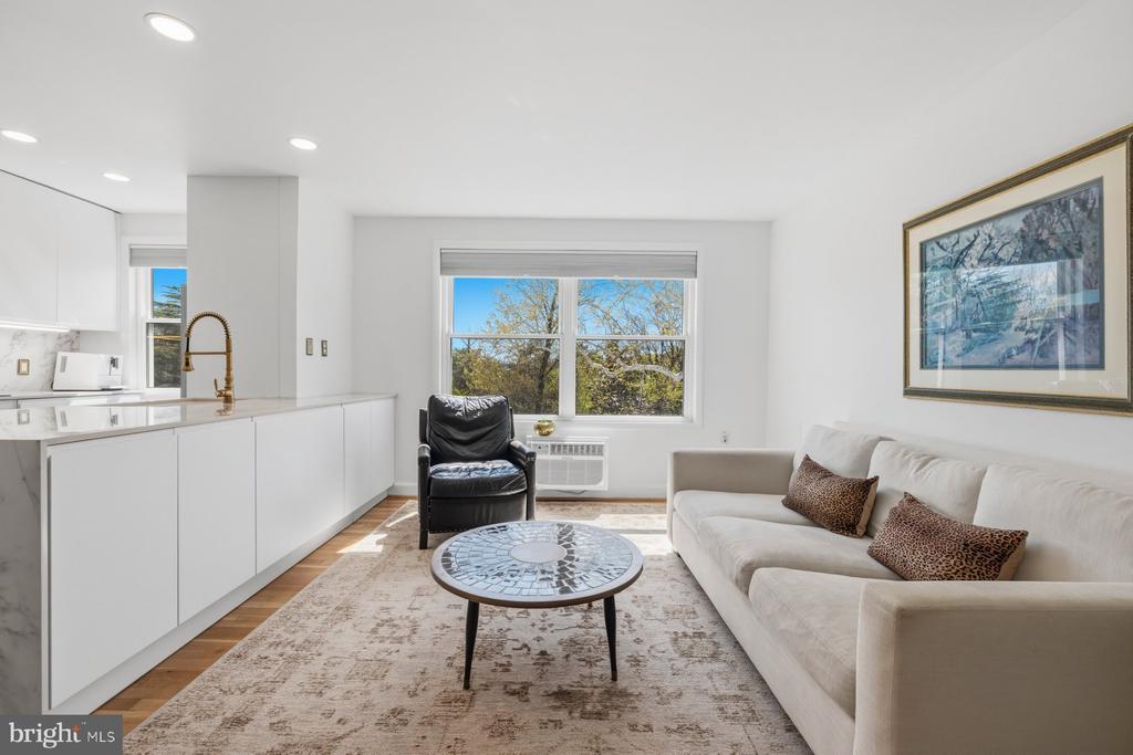 7630 TOMLINSON AVENUE Unit: 35