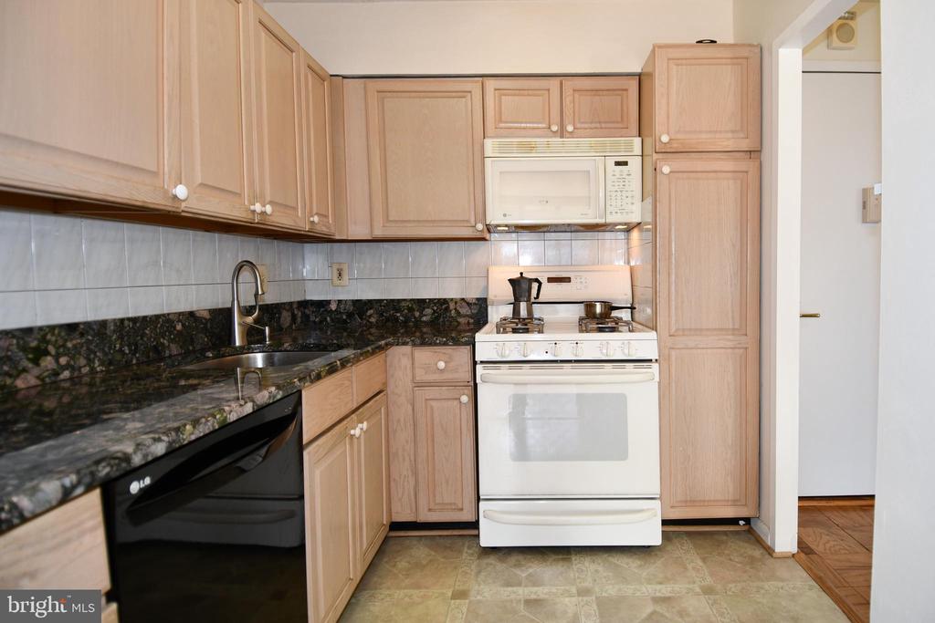 5225 POOKS HILL ROAD Unit: 803N