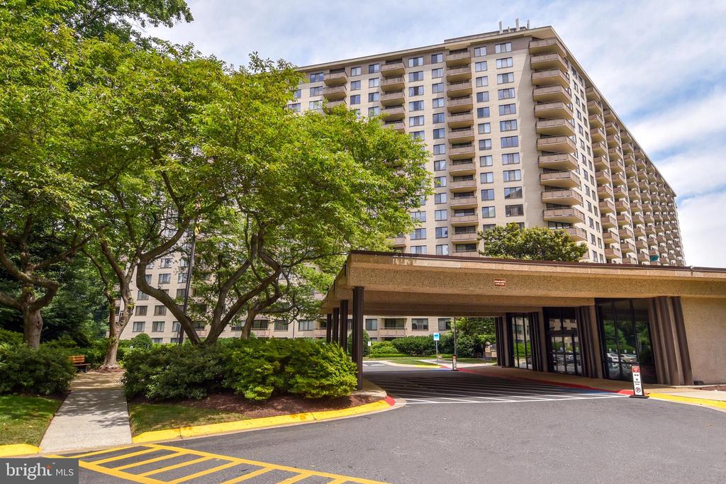 5225 POOKS HILL ROAD Unit: 803N