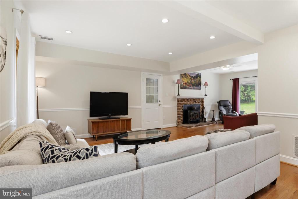 6939 WICK LANE