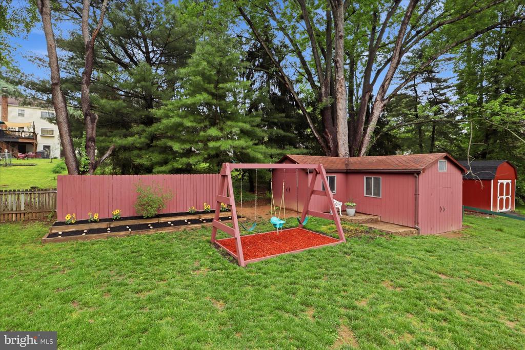6939 WICK LANE