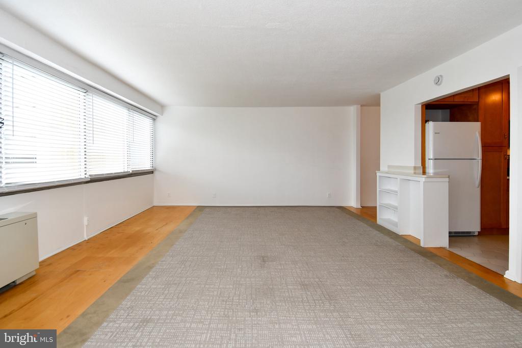 4515 WILLARD AVENUE Unit: 1201S