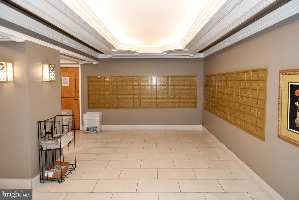 4515 WILLARD AVENUE Unit: 1201S