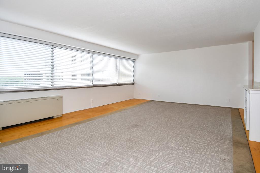 4515 WILLARD AVENUE Unit: 1201S