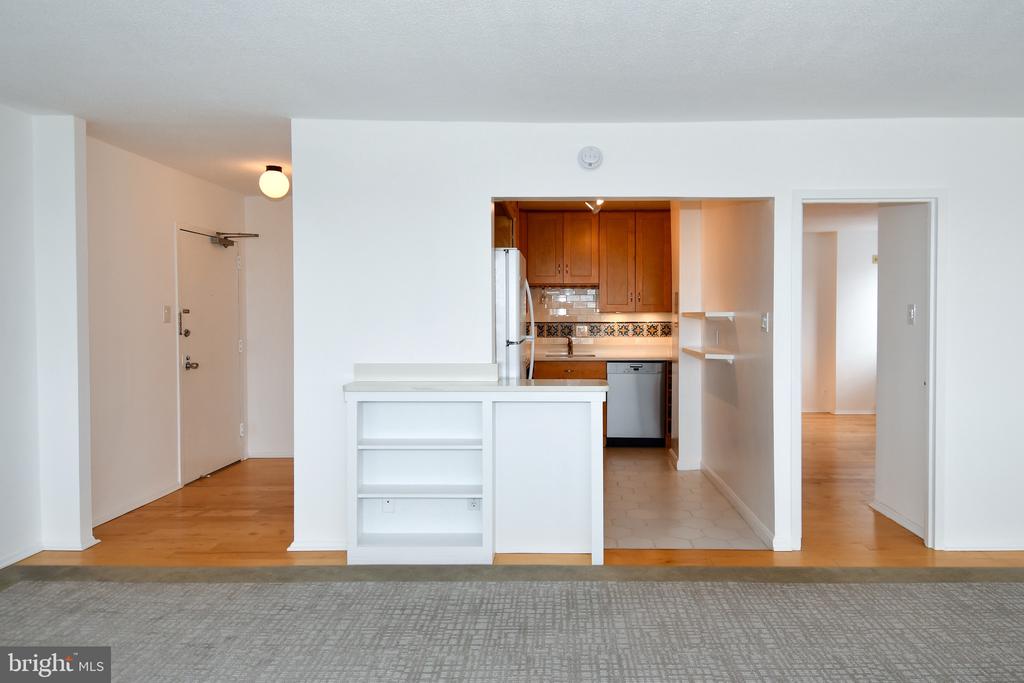 4515 WILLARD AVENUE Unit: 1201S