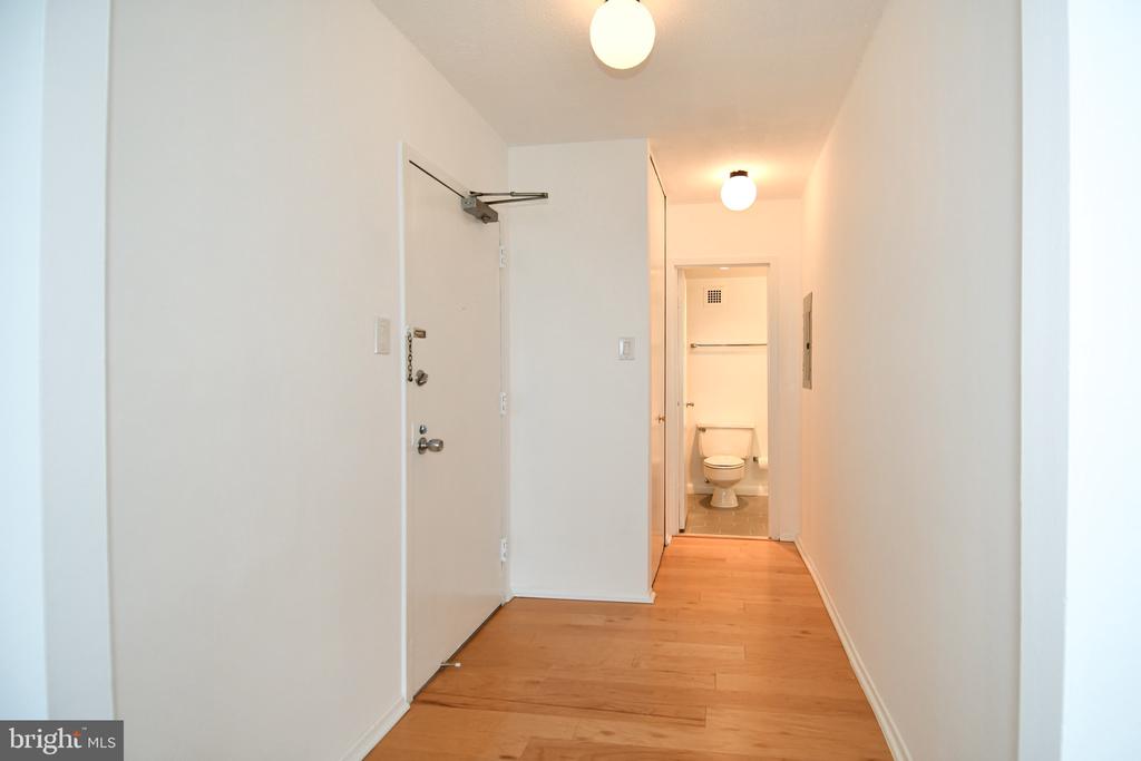 4515 WILLARD AVENUE Unit: 1201S