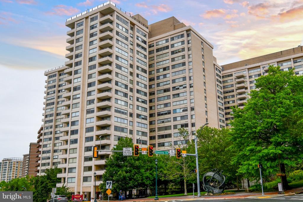 4515 WILLARD AVENUE Unit: 1201S