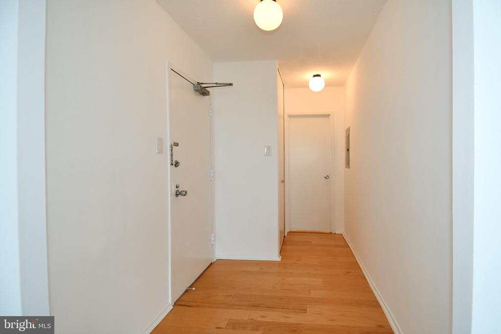 4515 WILLARD AVENUE Unit: 1201S