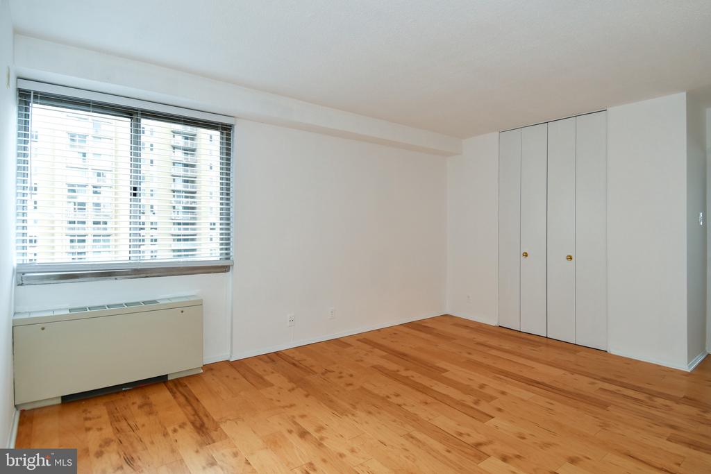 4515 WILLARD AVENUE Unit: 1201S
