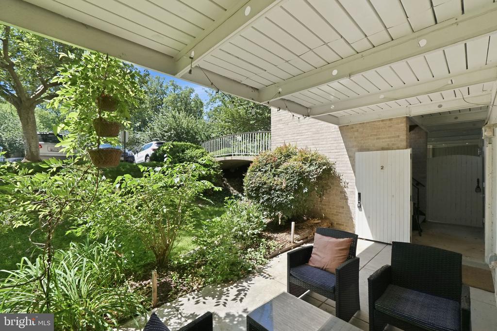 7541 SPRING LAKE DRIVE Unit: B-2