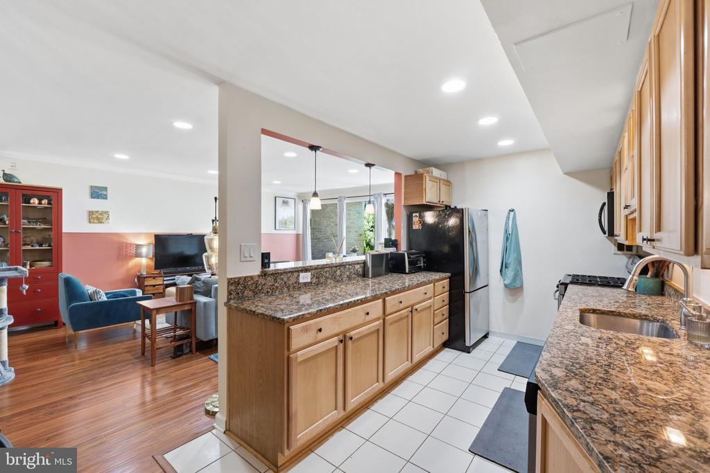 7541 SPRING LAKE DRIVE Unit: B-2