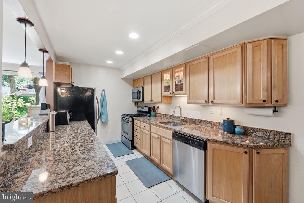 7541 SPRING LAKE DRIVE Unit: B-2