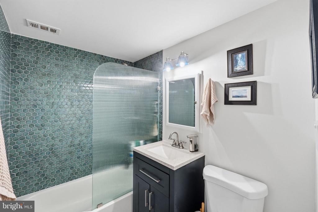 7541 SPRING LAKE DRIVE Unit: B-2