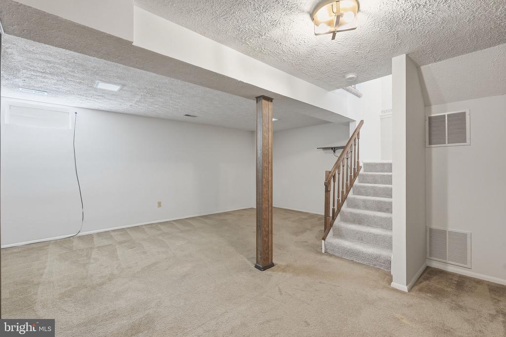 210 CURRY FORD LANE