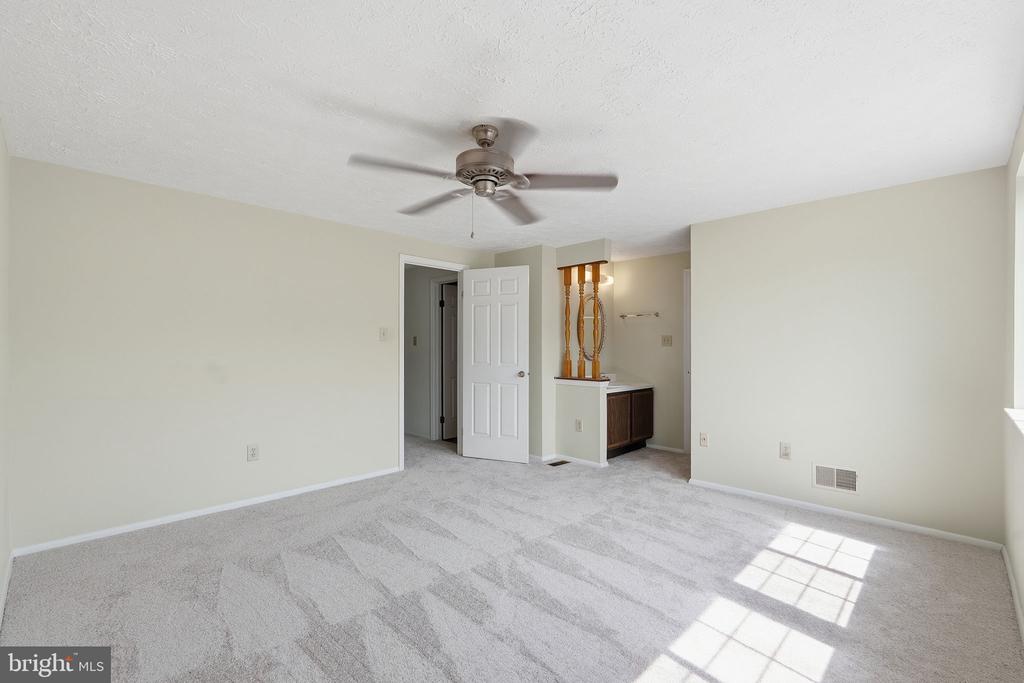 210 CURRY FORD LANE