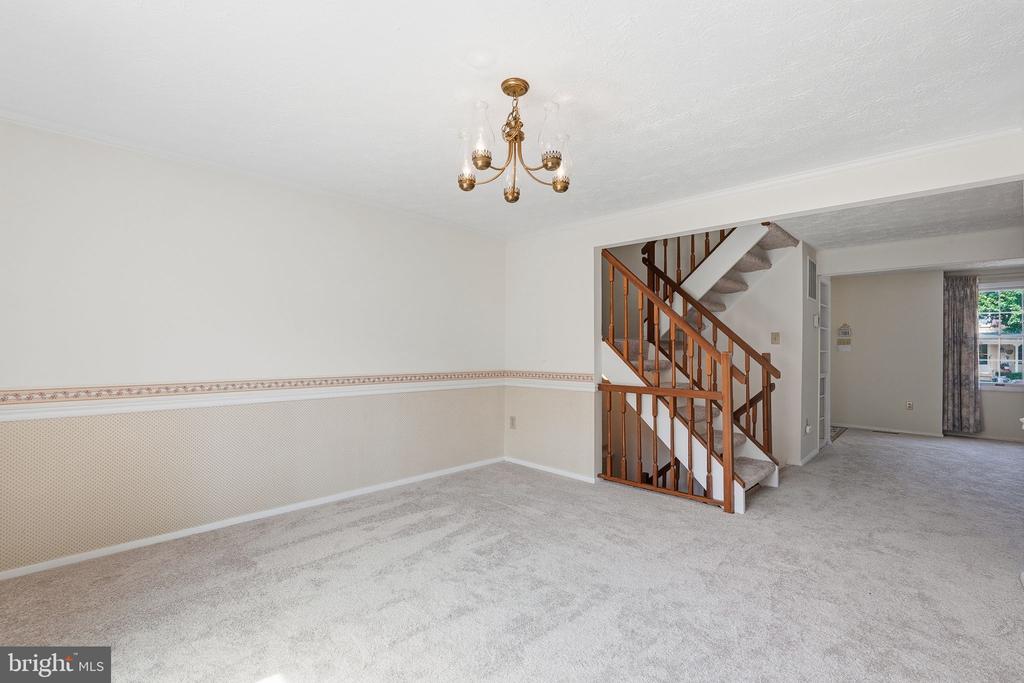 210 CURRY FORD LANE