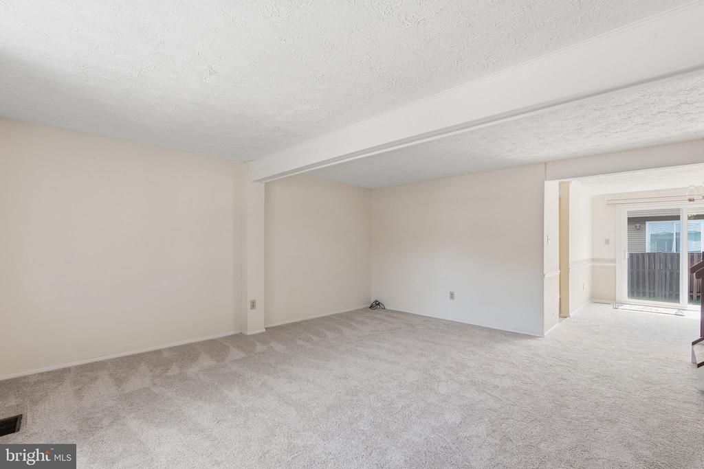 210 CURRY FORD LANE