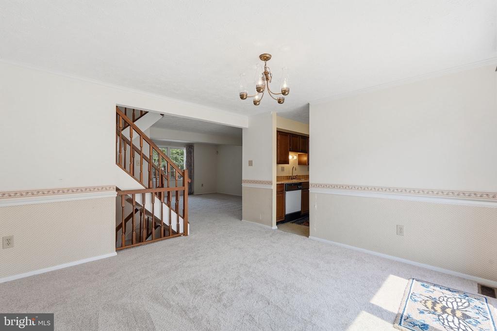 210 CURRY FORD LANE