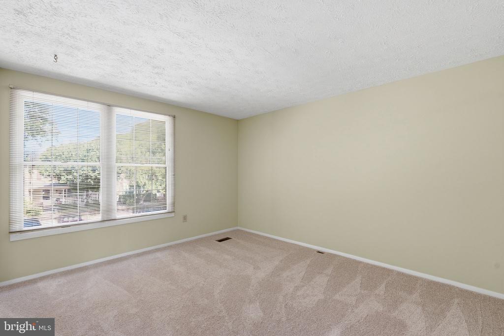 210 CURRY FORD LANE
