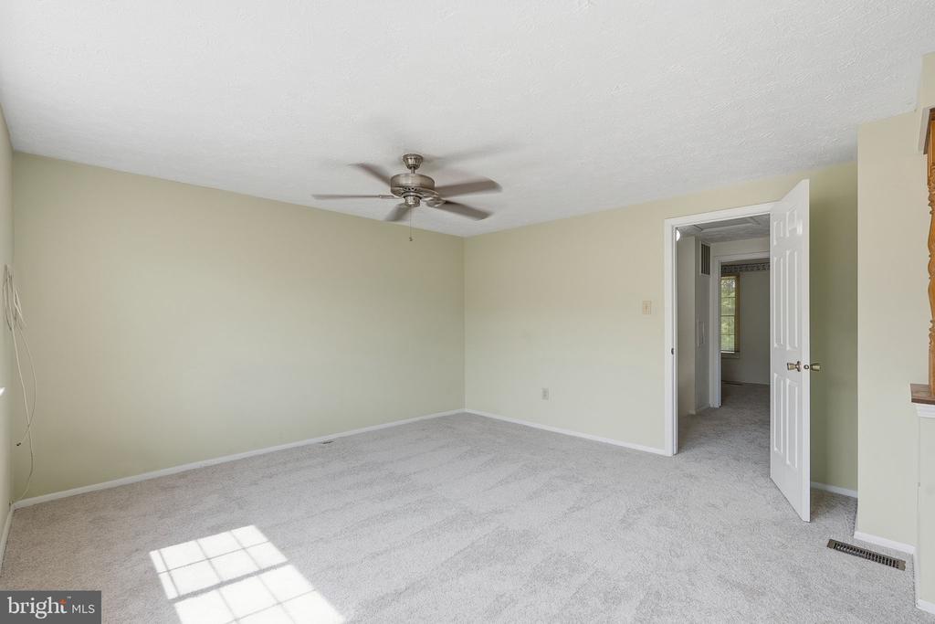 210 CURRY FORD LANE
