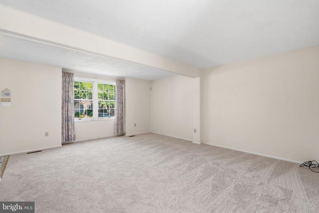 210 CURRY FORD LANE