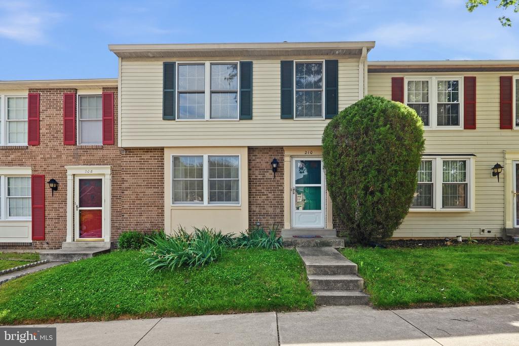 210 CURRY FORD LANE