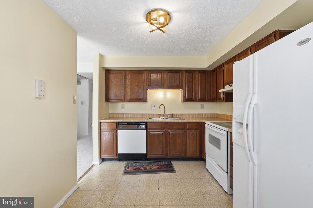 210 CURRY FORD LANE
